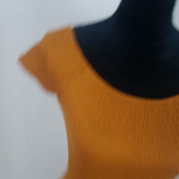 American Rag women S smocked off the shoulder top - Picture 3 of 6